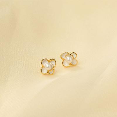 Light Luxury Pearl Flower Earrings French Retro Temperament Elegant Earrings High-end
