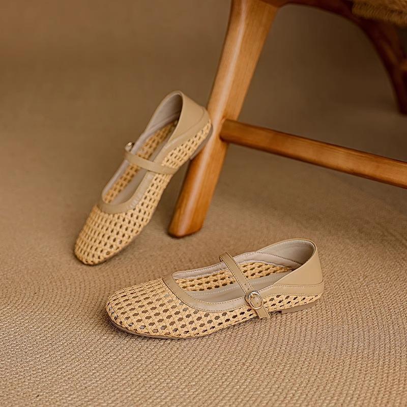Retro Mary Jane shoes women's 2025 autumn French temperament elegant and simple square head shallow mouth inner height increase ballet shoes