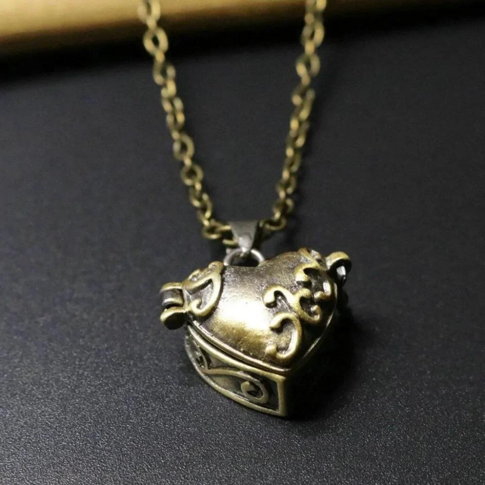 Brass Made Old Can Open Hollow Memorial Photo Box Necklace Pendant Bronze Love Jewelry Box