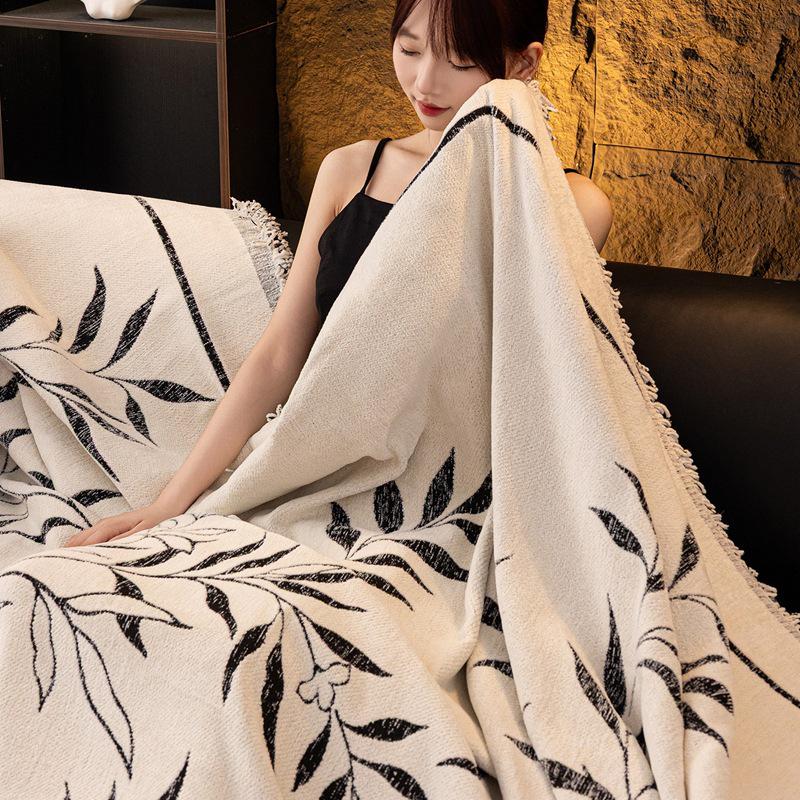 Chenille All-Season Universal Sofa Cover - Anti-Scratch, One-Piece Full Cover Blanket Cushion