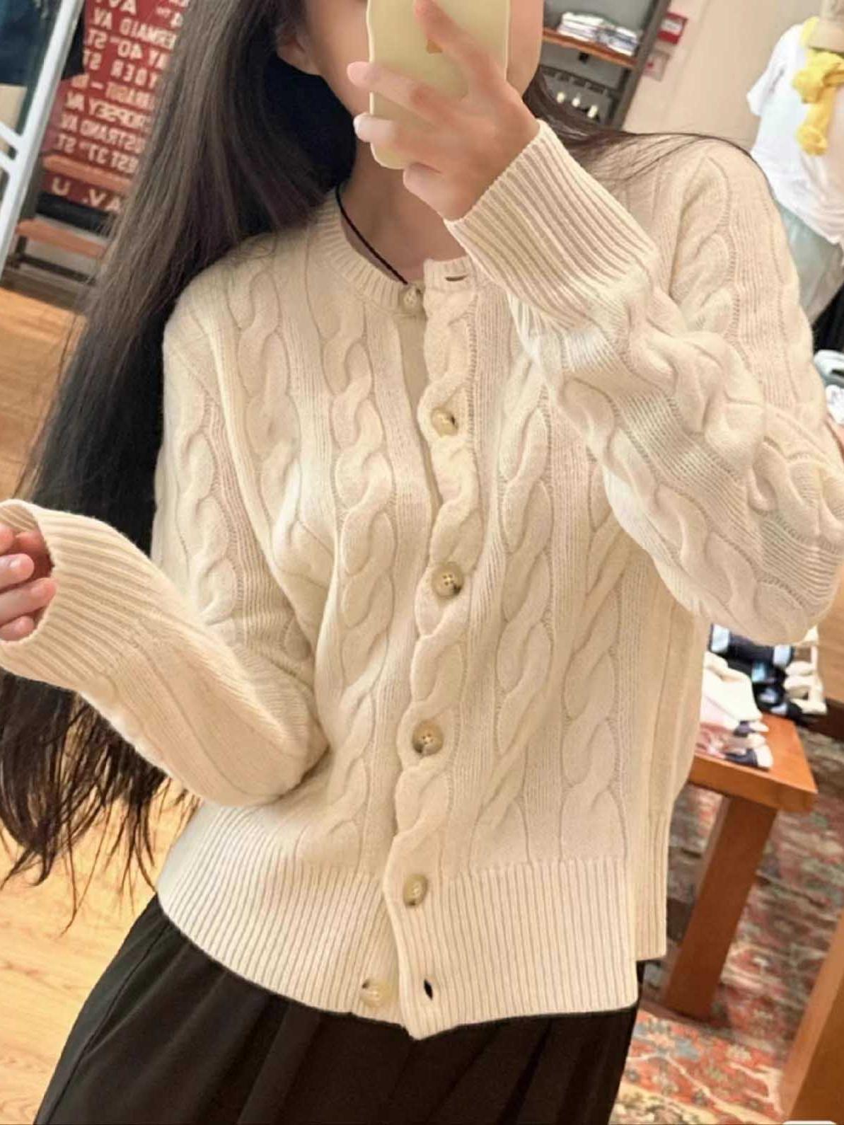 

Женский кардиган RL Raff Embroidered Cardigan - утолщенный перекрученный свитер с круглым вырезом на осень/зиму L кремовый/миндальный