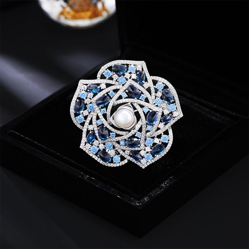 

Women s Light Luxury Design Elegant Imitation Pearl Camellia Flower Brooch Fashionable Versatile Niche Design Sense Brooch