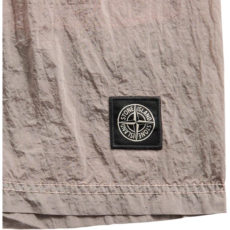 STONE ISLAND SS25 Metallic Nylon Series Classic Badge Logo Comfortable Wrinkled Solid Color Versatile Casual Shorts Men Shorts K1S15B100009S0043-V0082