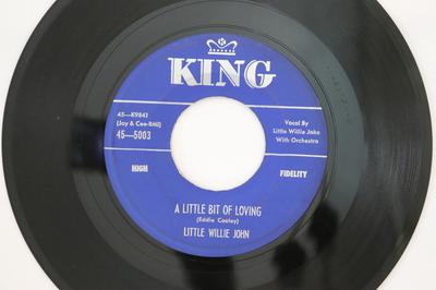 7-дюймова платівка LITTLE WILLIE JOHN - A Little Bit Of Loving 455003 King Records 1956 США Блюз Вживана