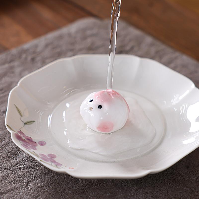 Estatua de Mascota de Té de Cerámica Pez Pececito Escupe Burbujas Bajo Fondo de Taza Rosa Escupe Burbujas Adorno de Cerdito Tazas de Agua Decoración de Taza Regalo