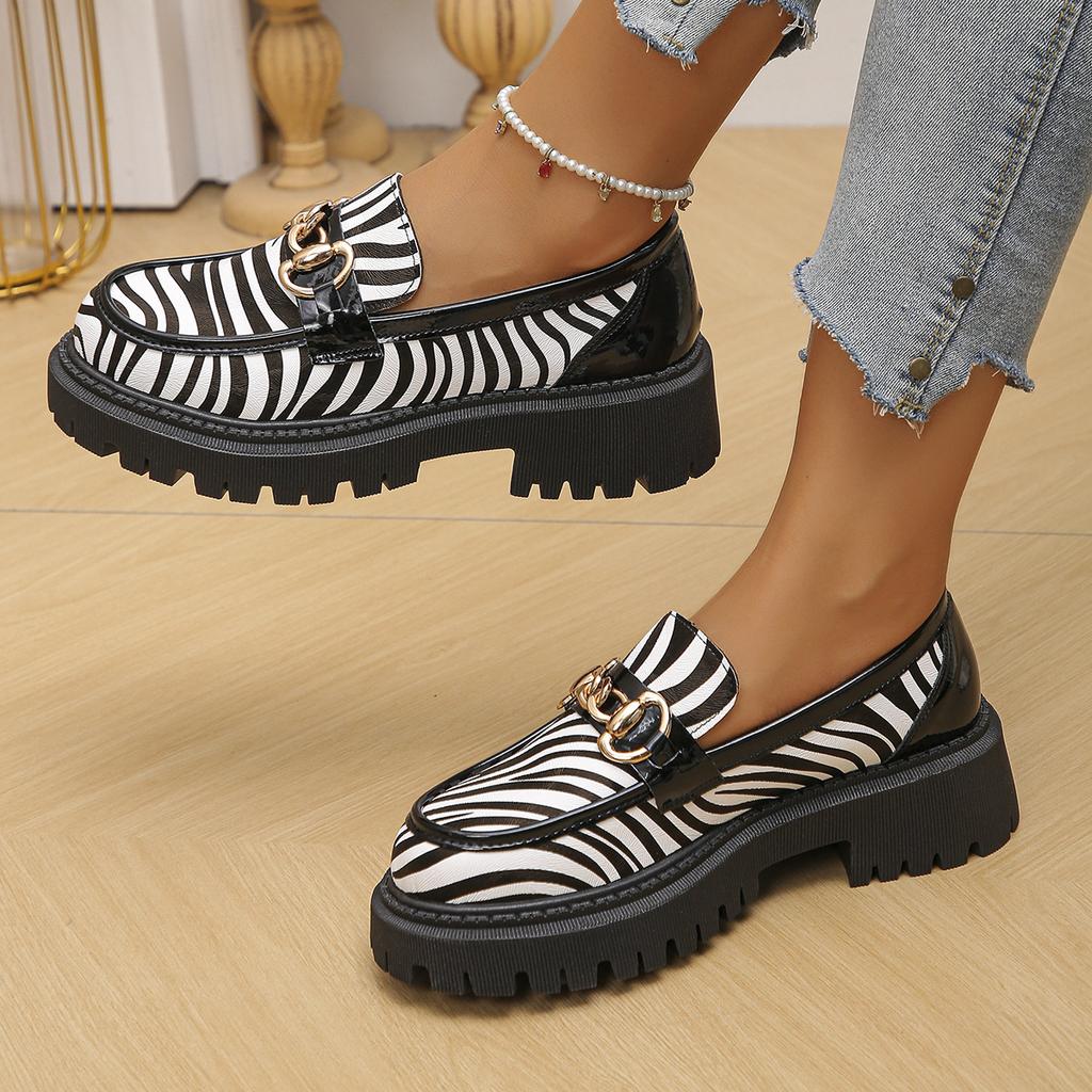 Large size British style spring, winter and autumn new thick heel retro small leather shoes