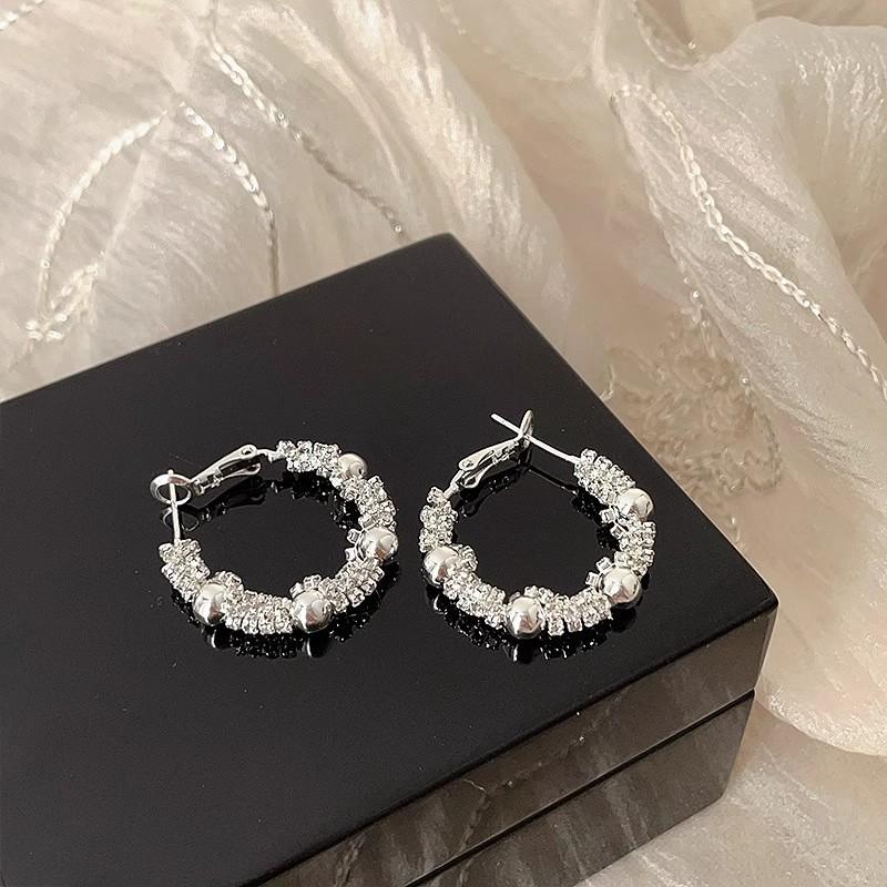 

Handmade irregular round beads light luxury earrings women s high-end sense niche design personalized circle versatile earrings