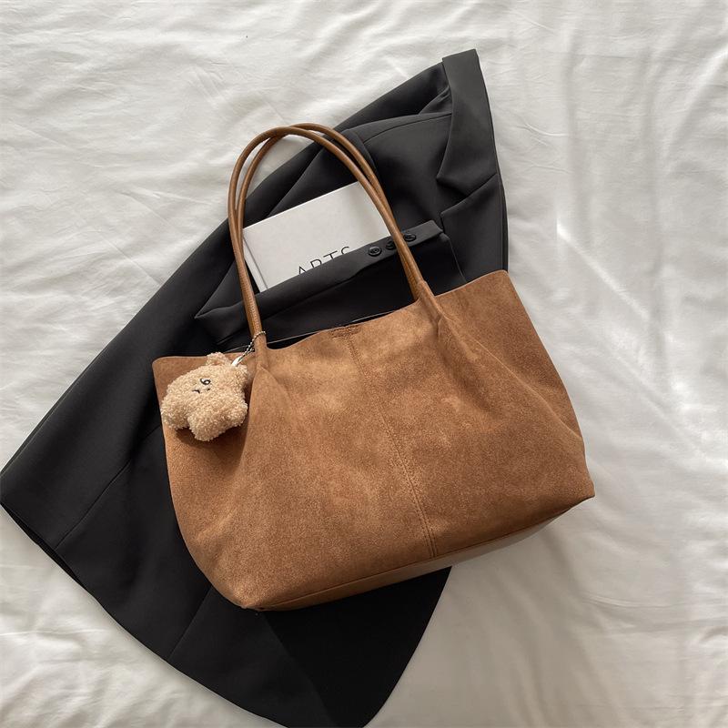 New Autumn and Winter Retro Large-capacity Shoulder Bag Trendy Fashion Tote Bag High-end Suede Versatile Bag