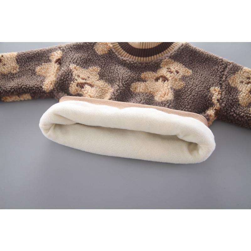 Suéter grueso de terciopelo con cuello redondo y estampado completo de dibujos animados de oso de invierno para bebé, traje de dos piezas