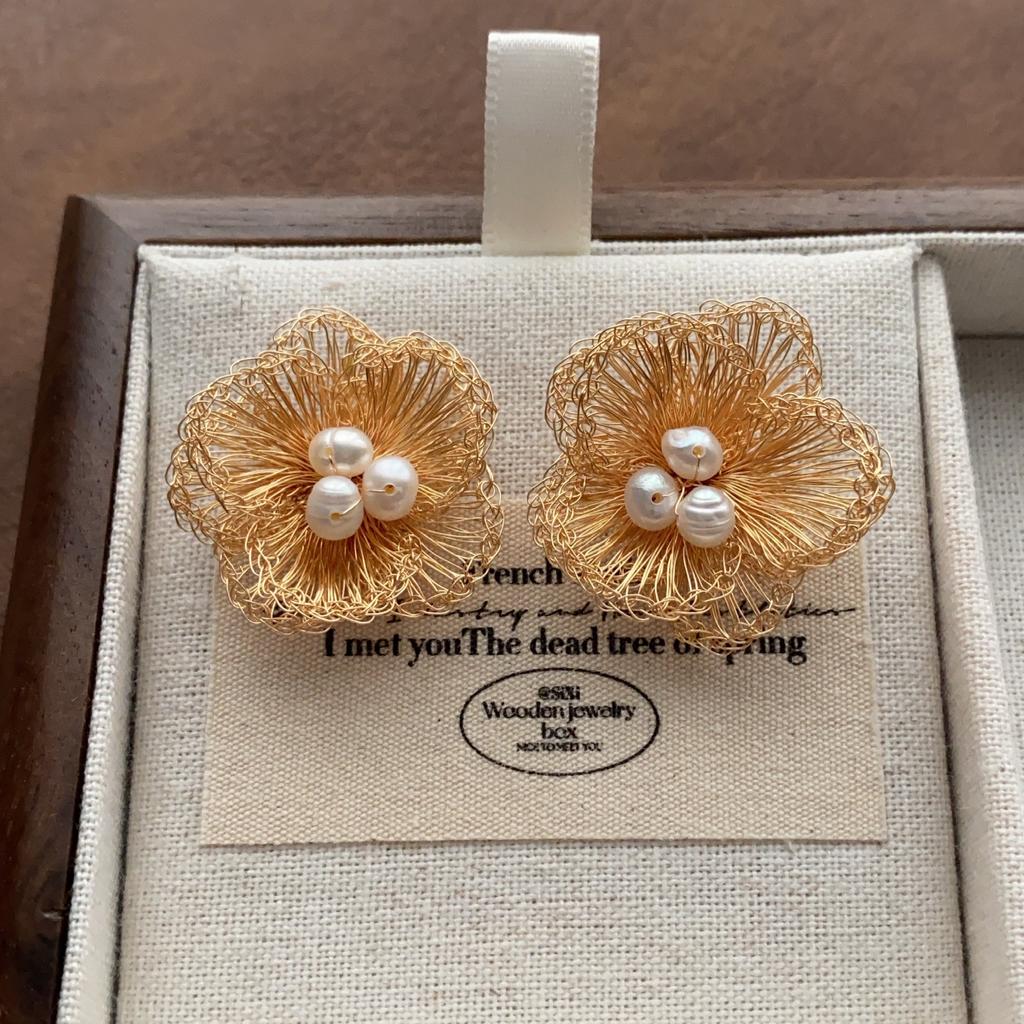 Mori Fairy Three-dimensional Flower Stud Earrings Gentle Romantic Petal Pearl Earrings Premium Earrings