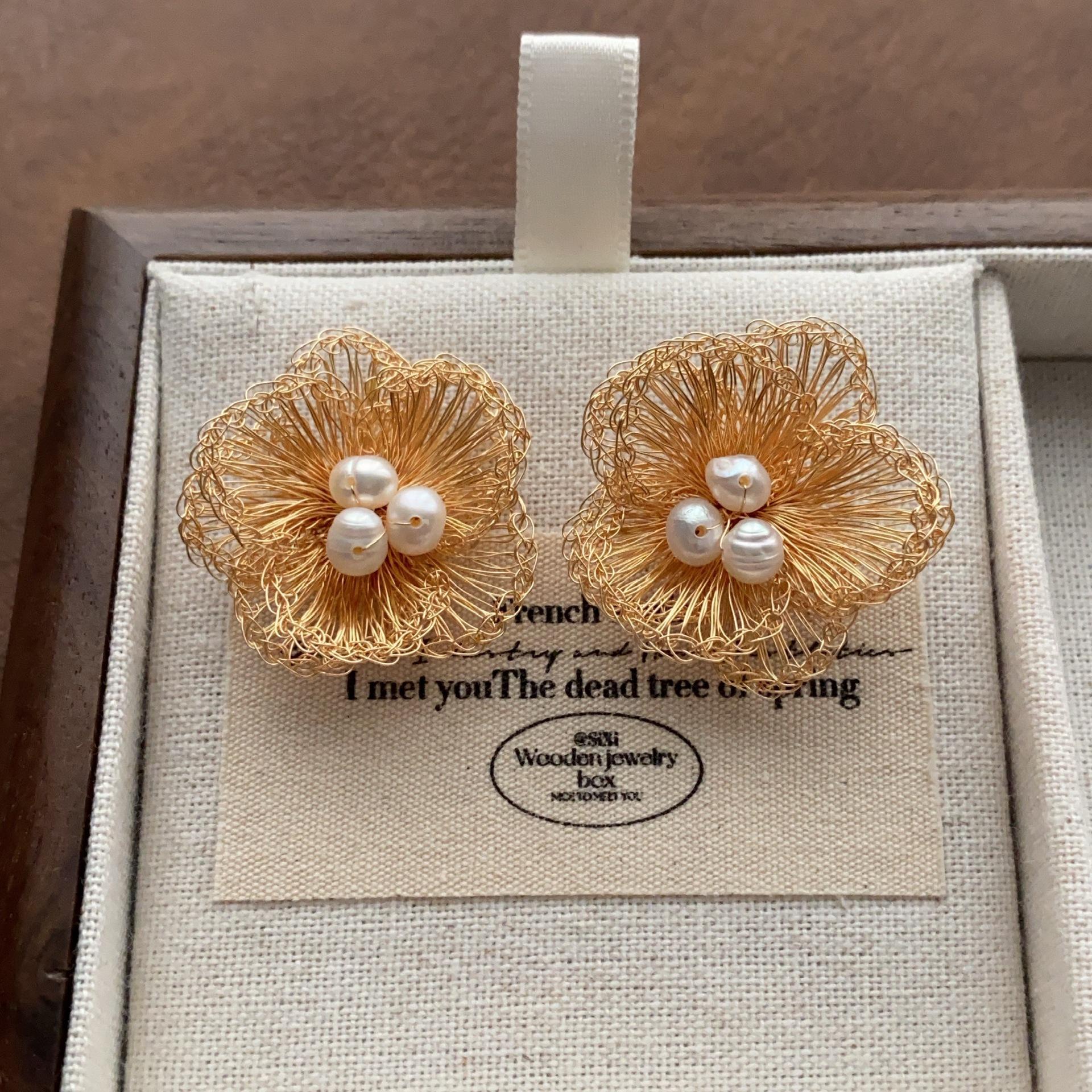 Mori fairy three-dimensional flower stud earrings gentle romantic petal pearl earrings premium earrings