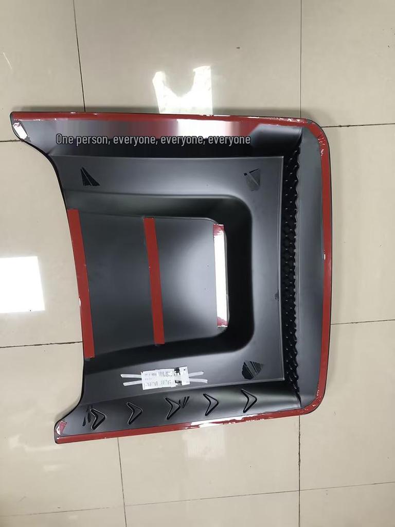 Jetour G700 Hood Protector: Black Warrior Guard Against Sand & Stone