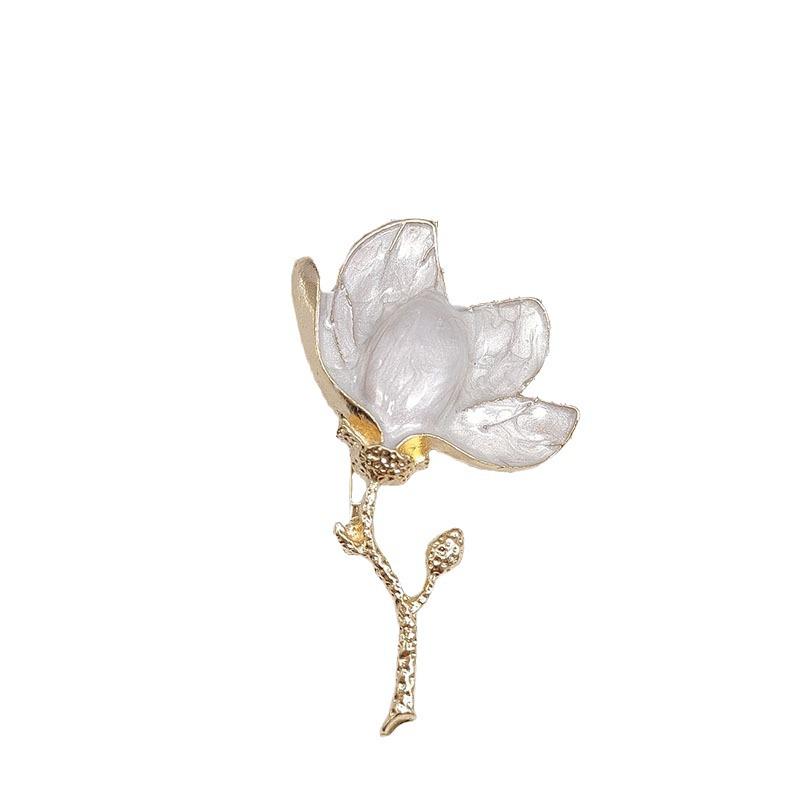 

Винтажная брошь «Белая магнолия»: Премиальная Ретро Высококлассная Брошь Ювелирное Изделие и Аксессуар для Одежды.