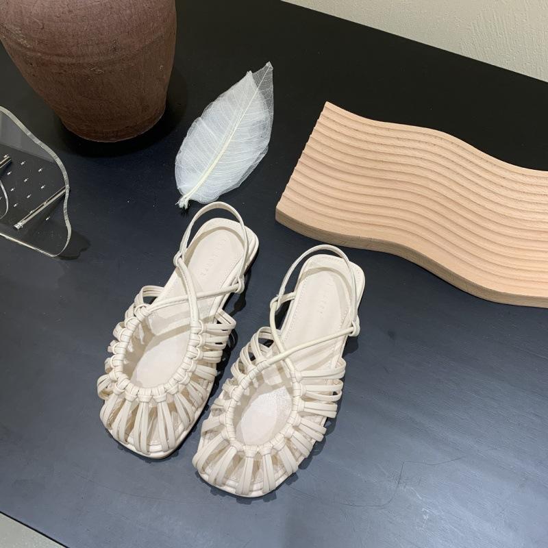 Woven hollow low-heeled bag head Roman sandals 2025 women's summer thick heel with retro brown flat bottom round head