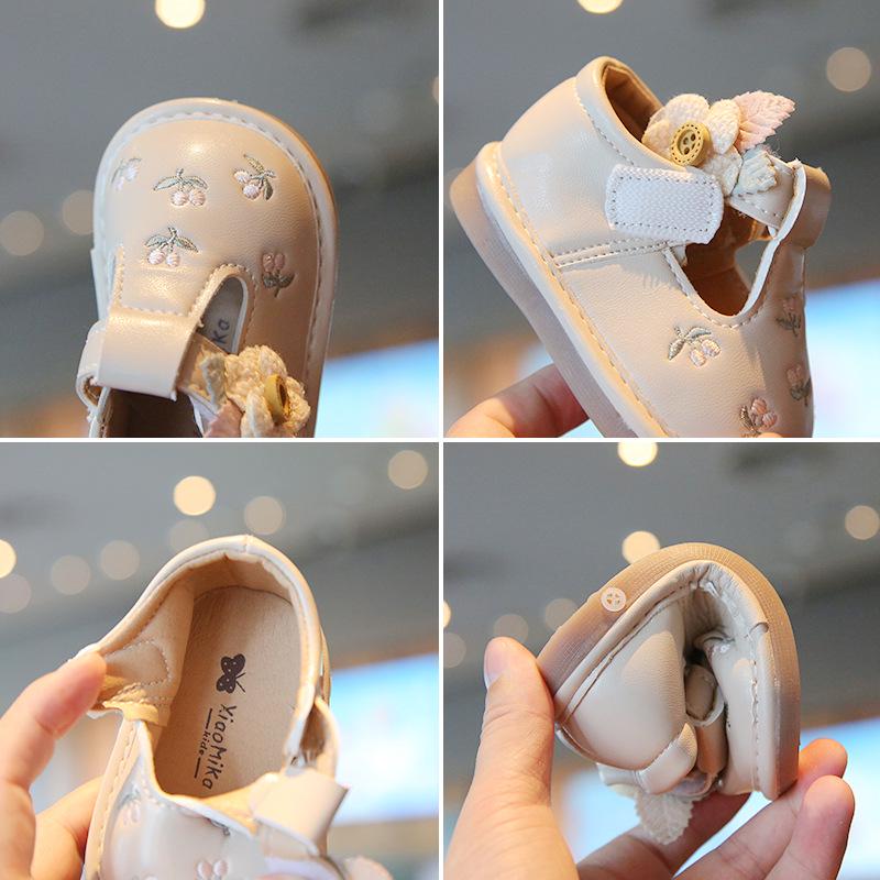 Soft-Soled Non-Slip Baby and Toddler Walking Shoes - Spring/Autumn Style Princess Squeaky Leather Shoes with Magic Tape for Girls.