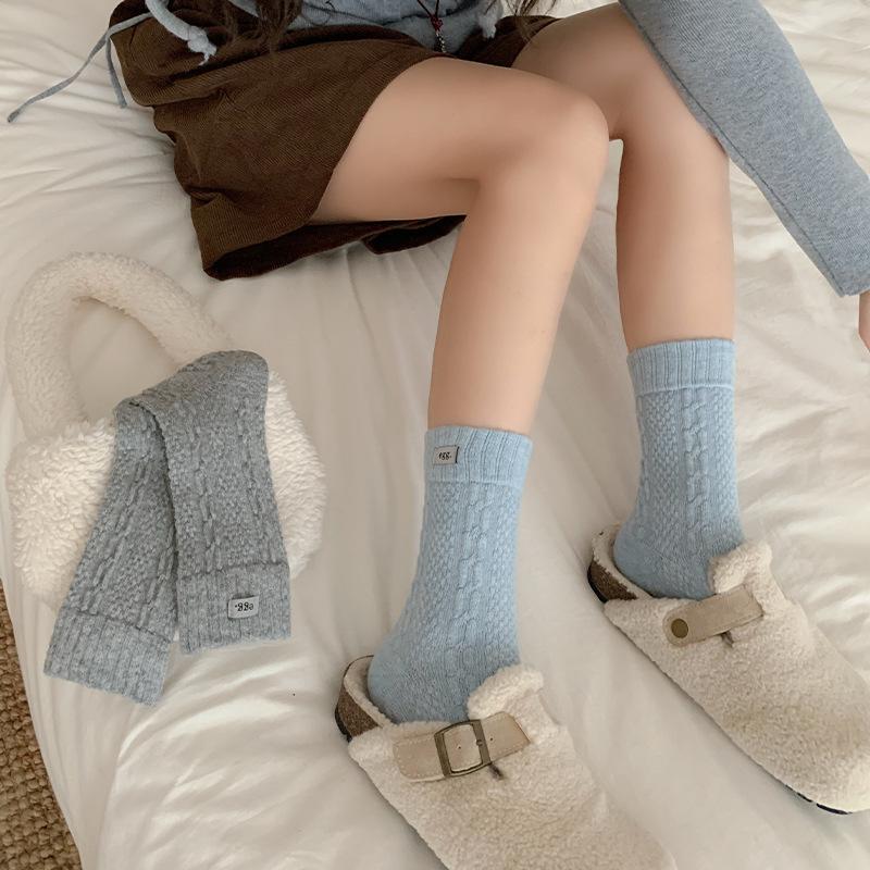 Cloth Label Wool Socks, Women's Mid-calf Socks, Autumn and Winter Linen Pattern Boneless Pile Socks, Women's Warmth