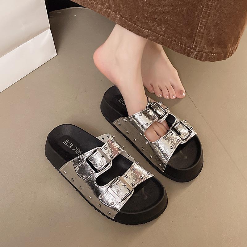 Summer rivet buttons thick bottom one-word drag women 2025 summer new outer wear height increase one pedal beach slippers