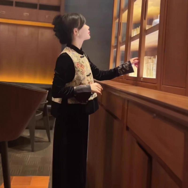 

2025 Spring/Autumn Women s Chinese Frog Button Vest & Dress Two-Piece Set L