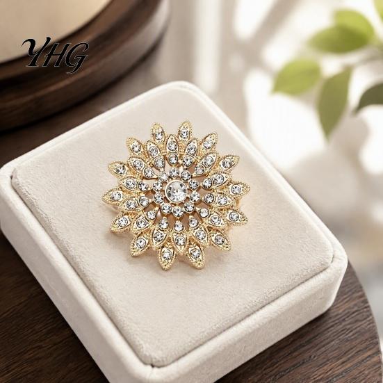 Metal Floral Pin Sparkling Rhinestone Sunflower Brooch, Golden Plated Lapel Decorative Coat Brooch Pin, Dainty Clothing Jewelry Accessory for