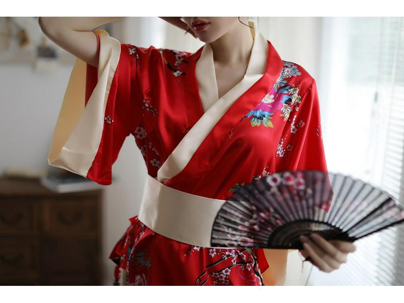 Sexy Deep V Japanese Kimono Bathrobe Set for Women – Playful, Cute, and Perfect for Role-Playing