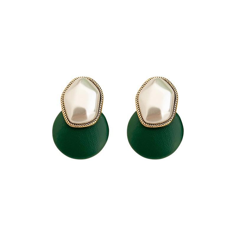 Silberne Schmetterlings- und Perlenohrringe - Elegante Sommermode für Frauen