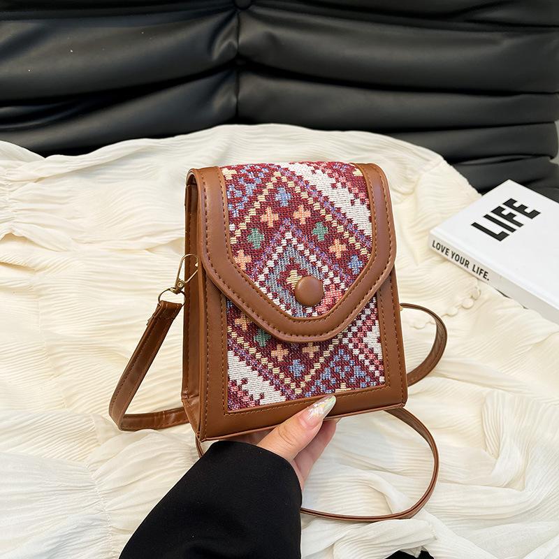 Crossbody Mobile Phone Bag 2025 Autumn and Winter New Retro Small Square Bag Fashionable Contrasting Shoulder Bag