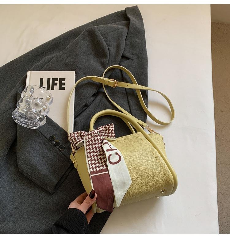 Textured Hand Bag Women's 2025 New Versatile Popular Spring Fashion Casual Shoulder Bag Crossbody Bucket Bag