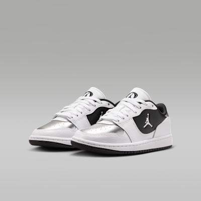 Jordan COURT CONNECT Low Top Basketball Shoes White Black Unisex