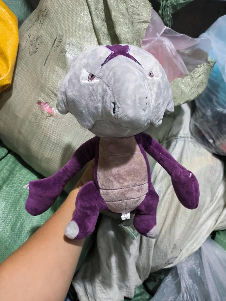 Foam Baby Dragonite, Butterfree, Slowpoke, Farfetch'd, Cubone, Dragonair, Vulpix, and Multiple Fennekin Figures