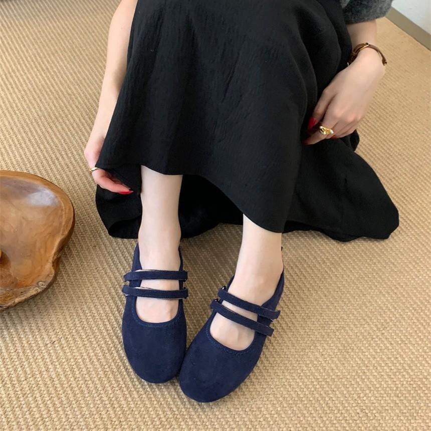 Retro Mary Jane shoes women's 2025 new Korean version comfortable simple versatile Velcro flat single shoes women's shoes