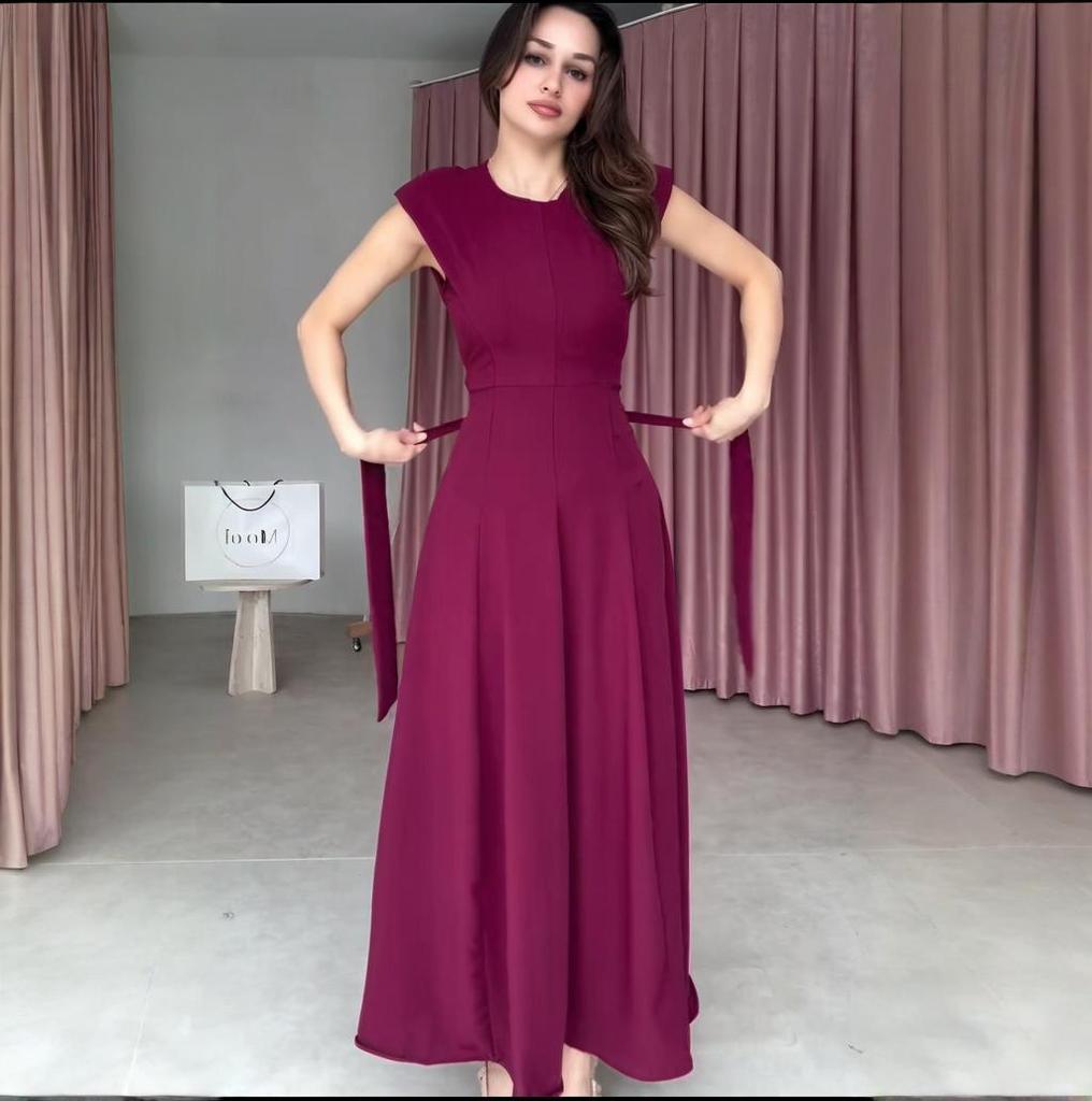 2025 Sleeveless Round Neck Slimming Waist Long Dress with Slits