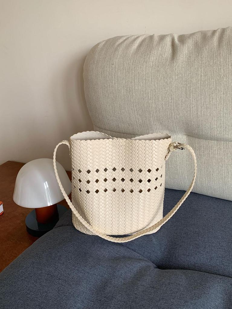 Women's 2026 Retro Korean Hollow Weave Tote: Versatile Large Capacity Fashion Bucket Bag