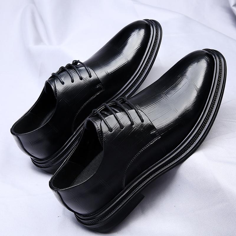 

Мужские кожаные туфли с острым носком в британском стиле, высококачественные модные удобные туфли-дерби на шнуровке с резным узором 44 чёрный