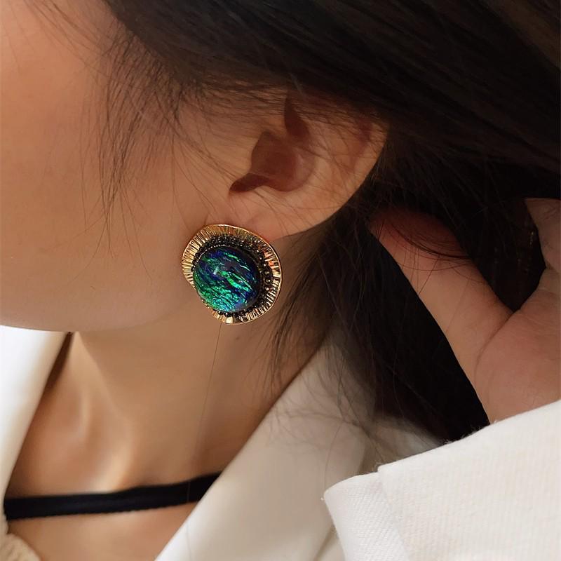 Silver Needle Retro Geometric Glazed Earrings - Women's Vintage Light Luxury Studs