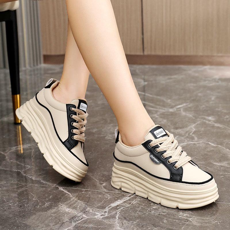 Women's W3672 Color-Block Sneakers 2024: Breathable, Thick-Soled, Wear-Resistant Shoes for Summer and Autumn.