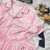 Klær til hjem og søvn – Pyjamas og søvnsett