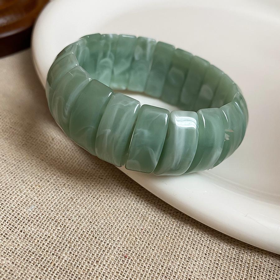 Gradient Geometric Resin Bracelet: Elegant, Versatile Fashion Jewelry for Women