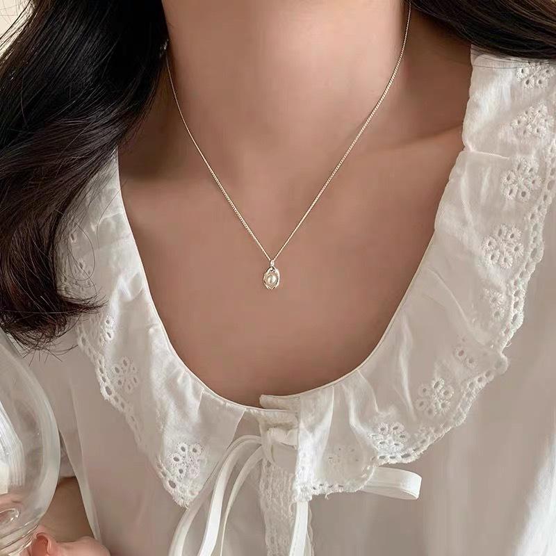 Peapod Pearl Geometric Necklace - Women's Elegant & Fresh Small Clavicle Chain