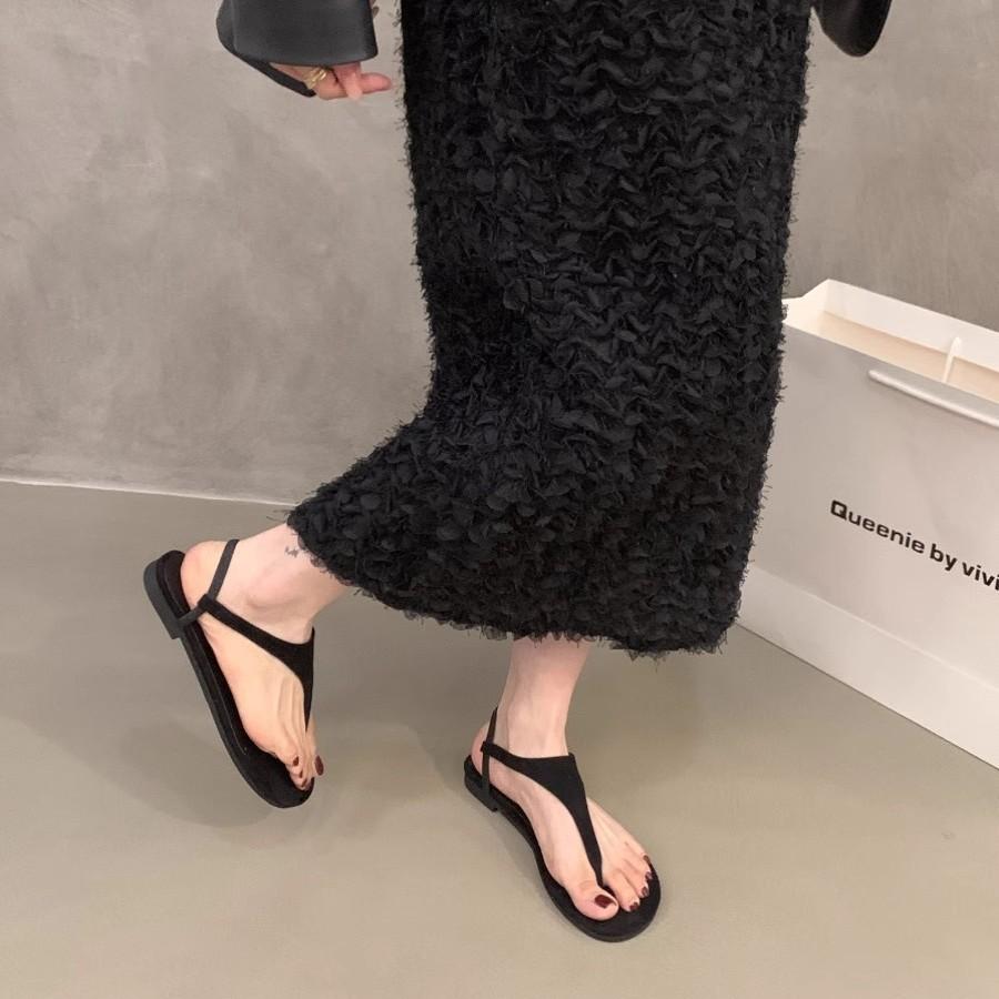 Flat-bottomed Retro Vacation Wind Pinch Sandals Fairy Shoes 2025 New Summer Black Versatile Beach Roman Shoes