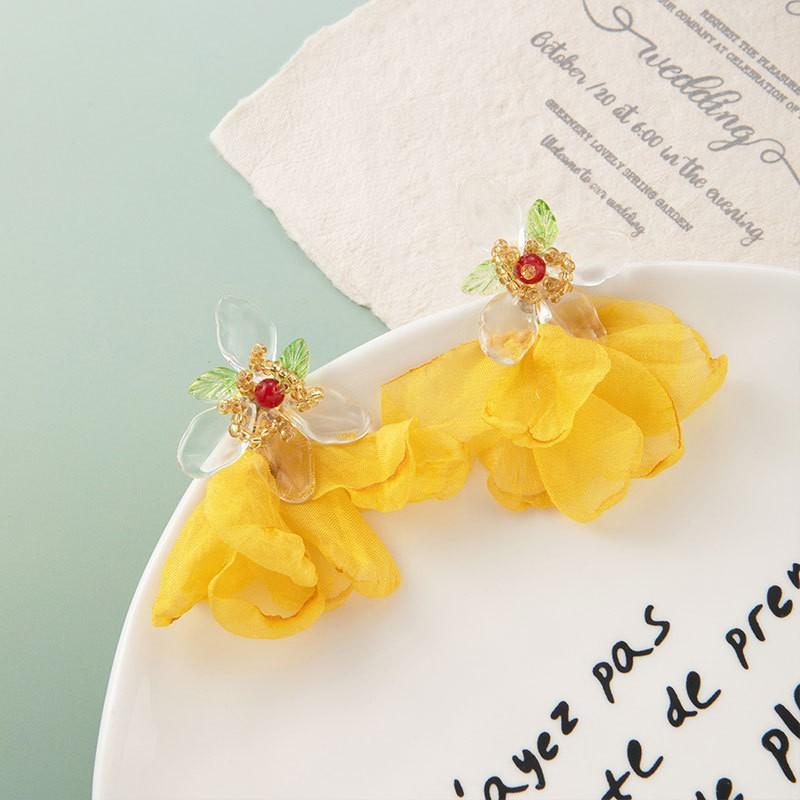 Super Fairy Atmosphere, Colored Petal Fringed Earrings, Women'S Exaggerated Vacation Style Stud Earrings, Earclips, Niche Design Earrings