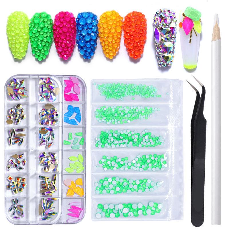 12 Strass per unghie colorati Diamanti di dimensioni miste AB Flatback Lucido Cristallo 3D Glitter Gemme Decorazioni per unghie Strass