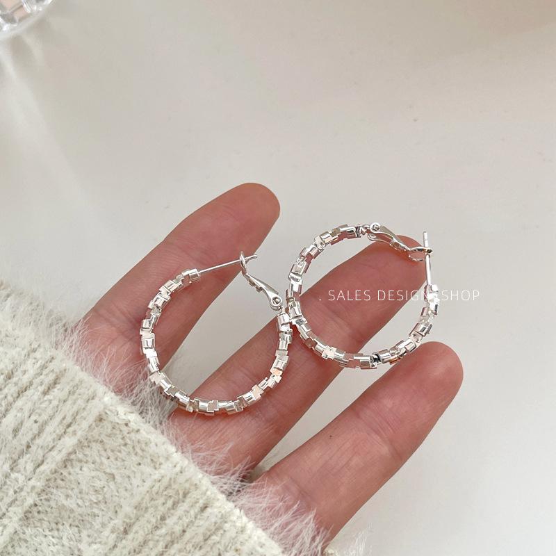 

French Retro Sterling Silver Hoop Earrings: Light Luxury Ear Cuffs for Women - High-End Fashion for Square/Round Face.