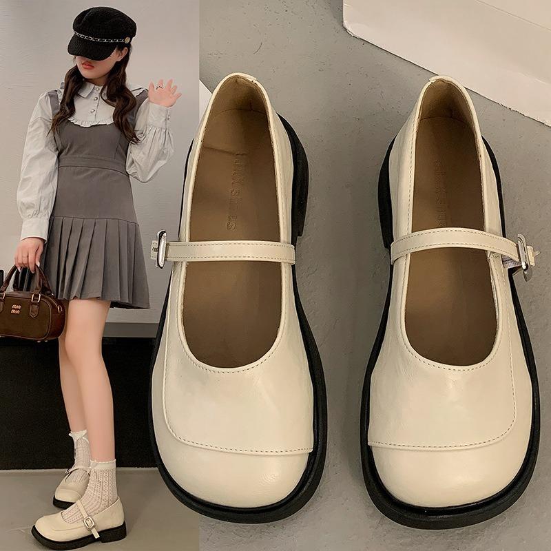 Shallow mouth small leather shoes women's flat-soled single shoes spring and summer soft soles with skirts one-word buckle Mary Jane shoes