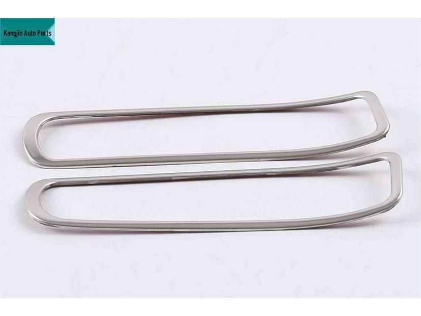 Ford 2019 Focus Innenraum Mod: Silberner Edelstahl-Lautsprecherring für die erste Reihe, Leselicht und Handschuhfach