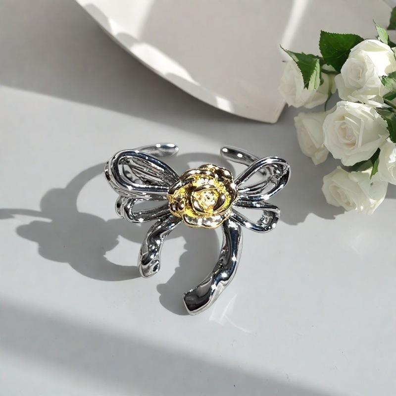 Mittelalterliches Französisches Nischen-Design Farbseparation Gänseblümchen Öffnungsring Schleife Hochwertiges Gefühl Personalisierter Mode-Ring