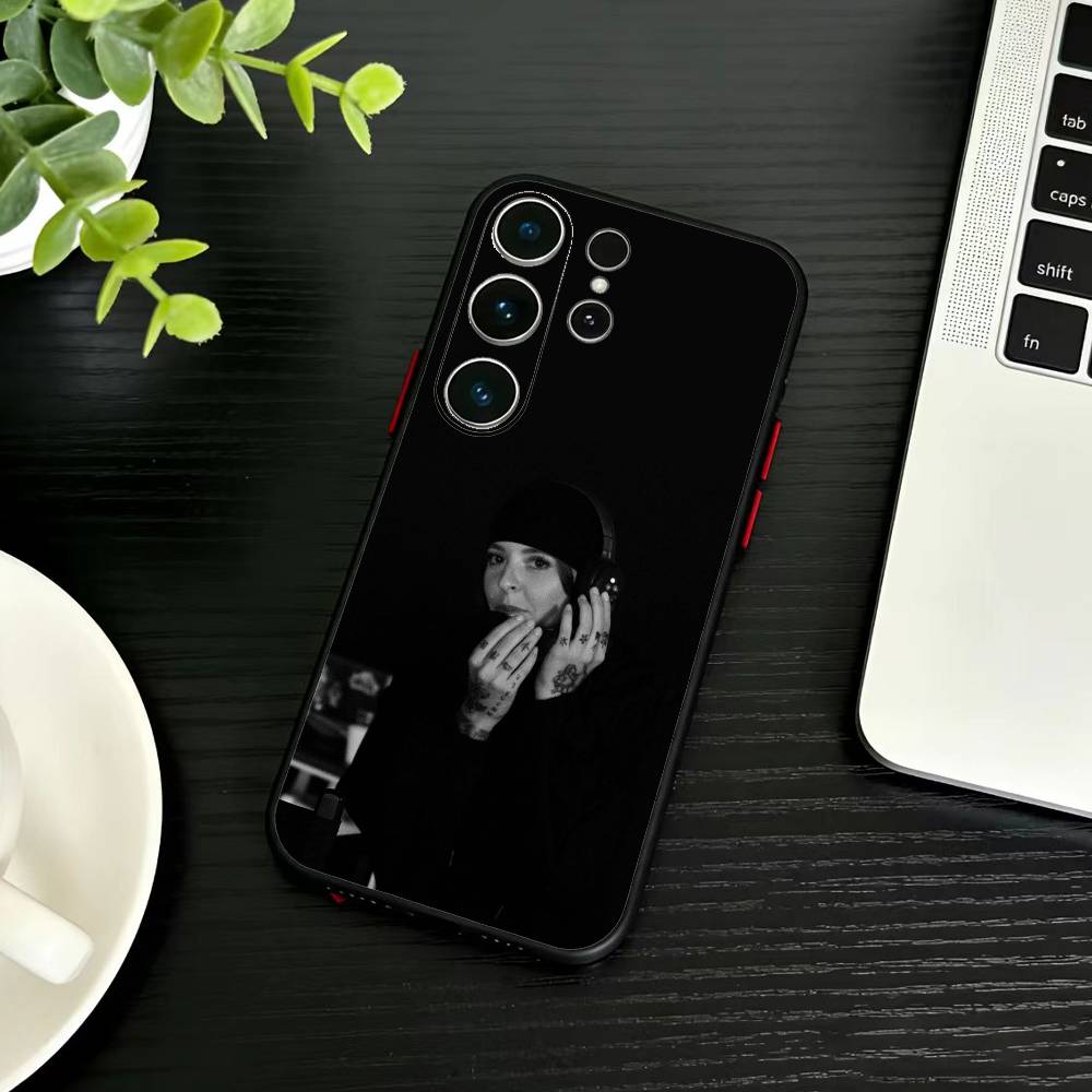 

G-Singer Young Miko Phone Case For Samsung S26,S25,S24,S23,S22,S21,S20,Ultra,Plus,FE Black Soft Cover Samsung S22plus5G