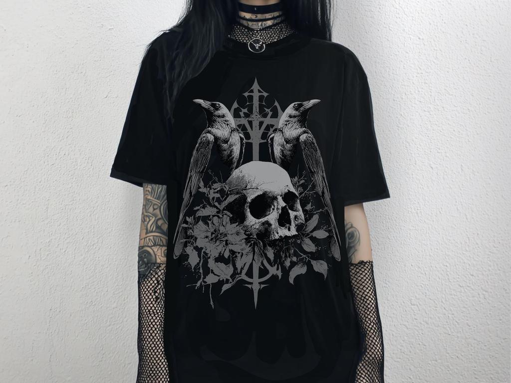 Unisex Raven Skull Y2K Gothic T-Shirt, Whimsigoth Emo Graphic Shirt, Pastel Goth Clothing, Witchy Alt Clothes, Goth Gift For Girlfriend