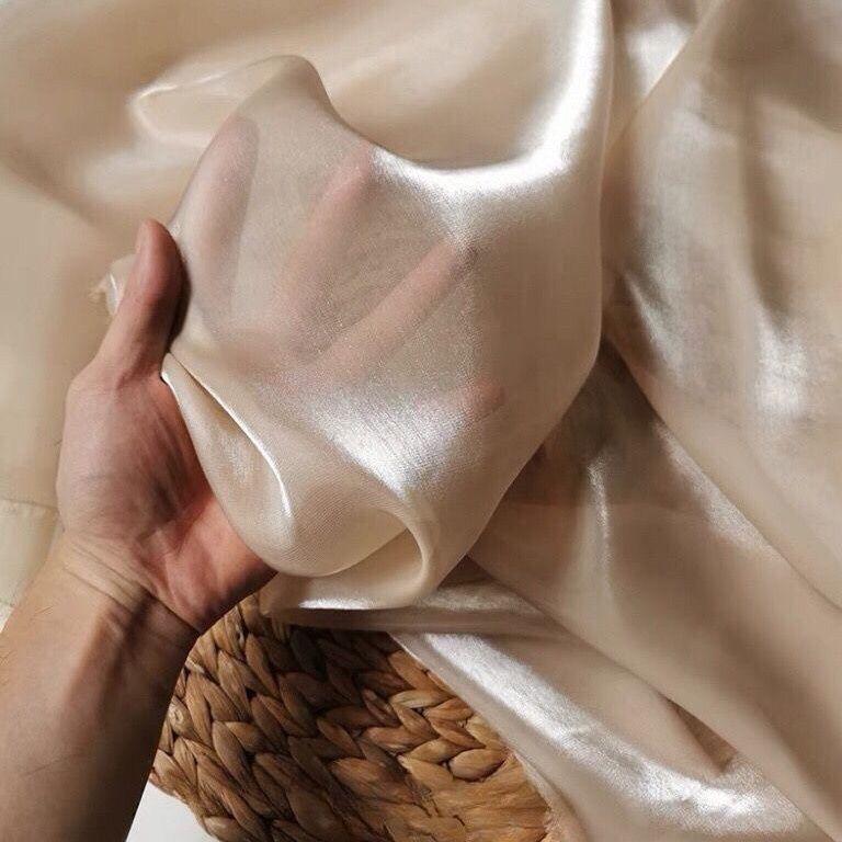 

Soft light-weight high-quality soft organza fabric suitable for wedding dresses formal gowns and designer clothing fabrics 1.5M&1M рожевий колір золота