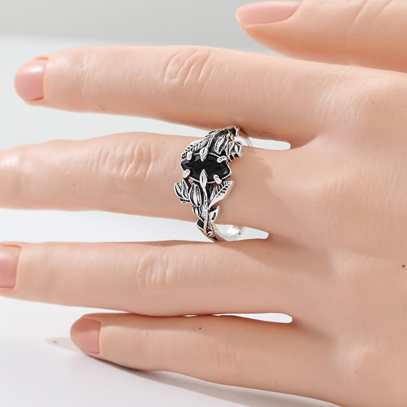 Vintage Inlaid Black CZ Women's Ring Ethnic CopperColor Hand Carving Leaf Daily Wear Party Jewelry Anniversary Gift