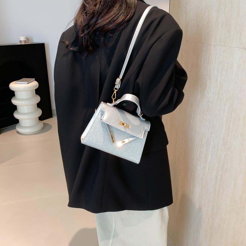 Retro Style Handheld Bag Pu Material With Stitching Detail For Daily Casual Use